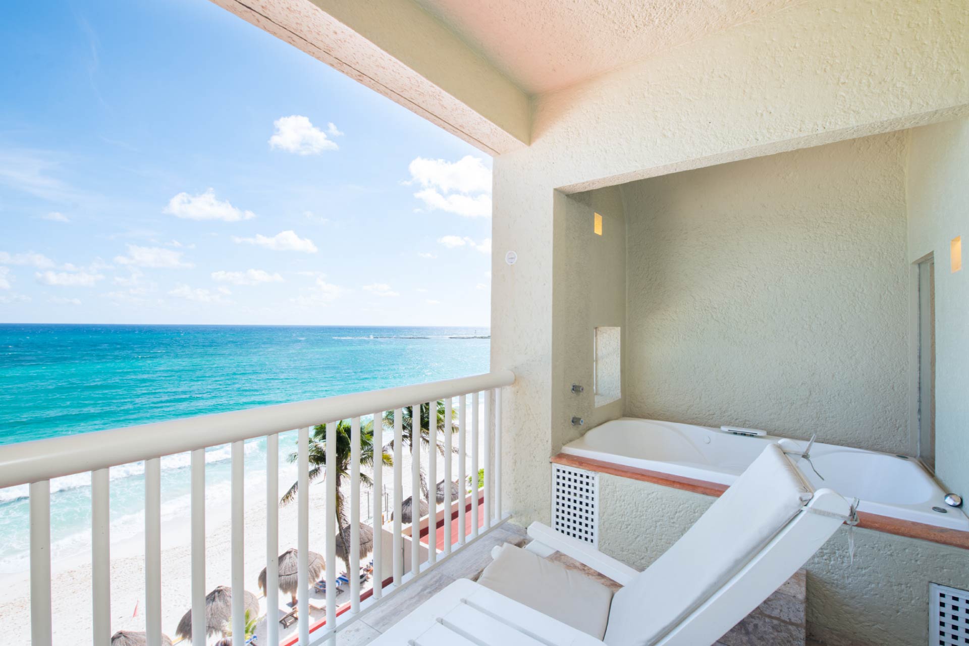 panoramic-view-of-beach-cancun